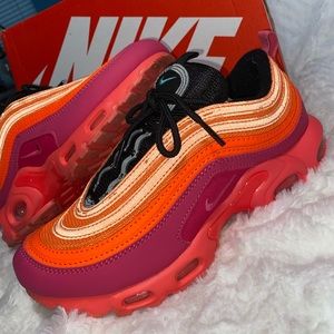 Women’s Nike Air Max Plus 97